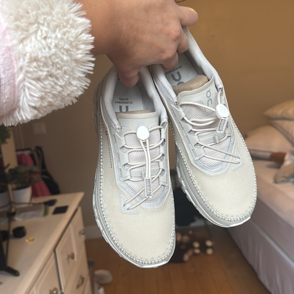 ON RUNNING | Running Sneaker Tan - Picture 3 of 6